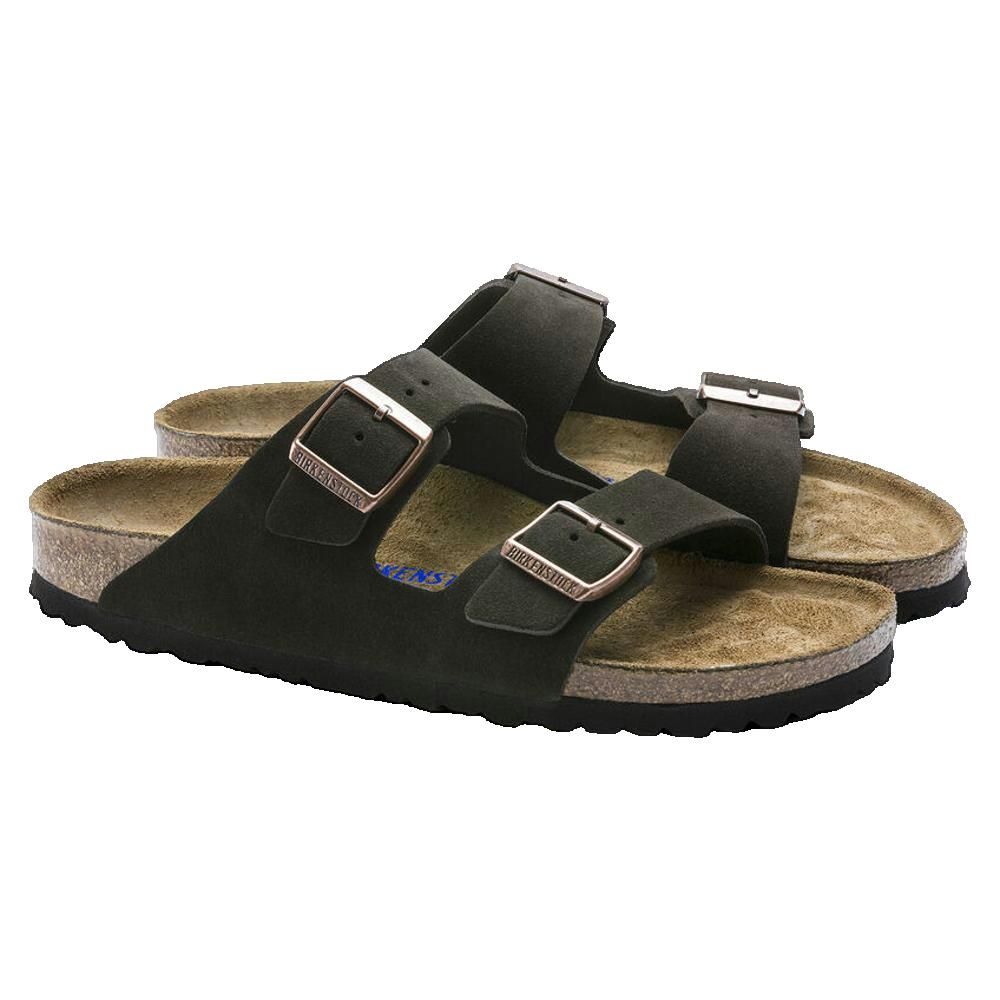 Paio di sandali con due cinturini e fibbie. Plantare in sughero, tomaia nera. Logo Birkenstock sulla fibbia.