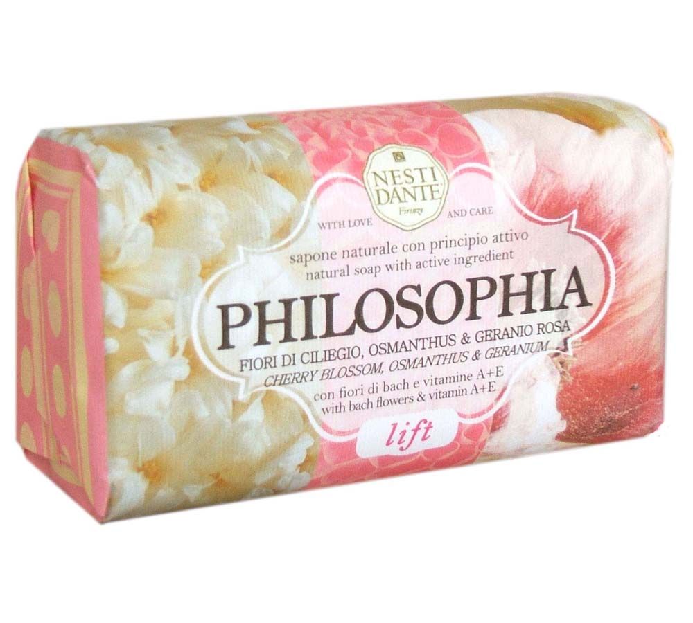 Seife in rechteckiger Verpackung. Rosa und weiße Blütenmuster. Text: PHILOSOPHIA, Cherry Blossom, Osmanthus & Geranium. Marke: Nesti Dante.