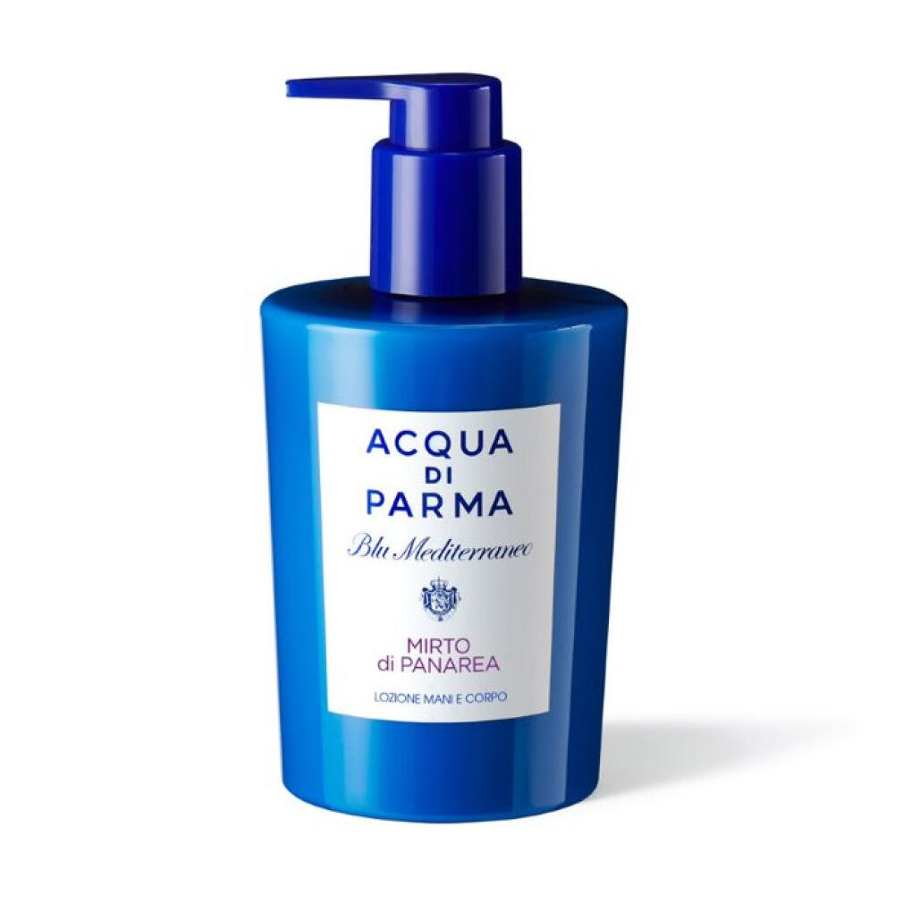 Blaue Flasche mit Pumpverschluss. Aufkleber mit Text: Acqua Di Parma, Mirto di Panarea, Blu Mediterraneo. Für Hände und Körper.