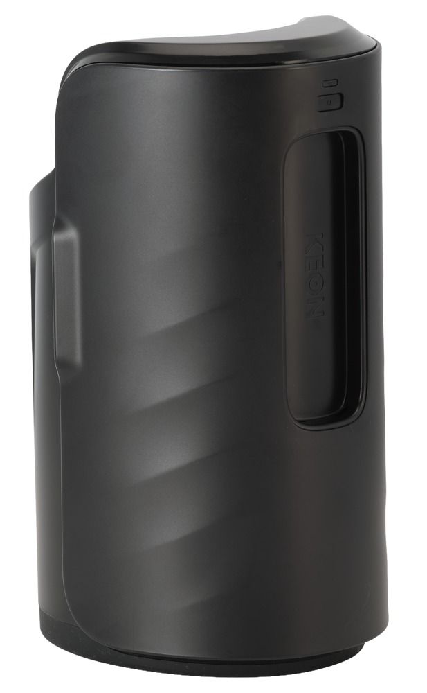 Schwarzes, zylindrisches Gerät mit der Aufschrift "KEON".