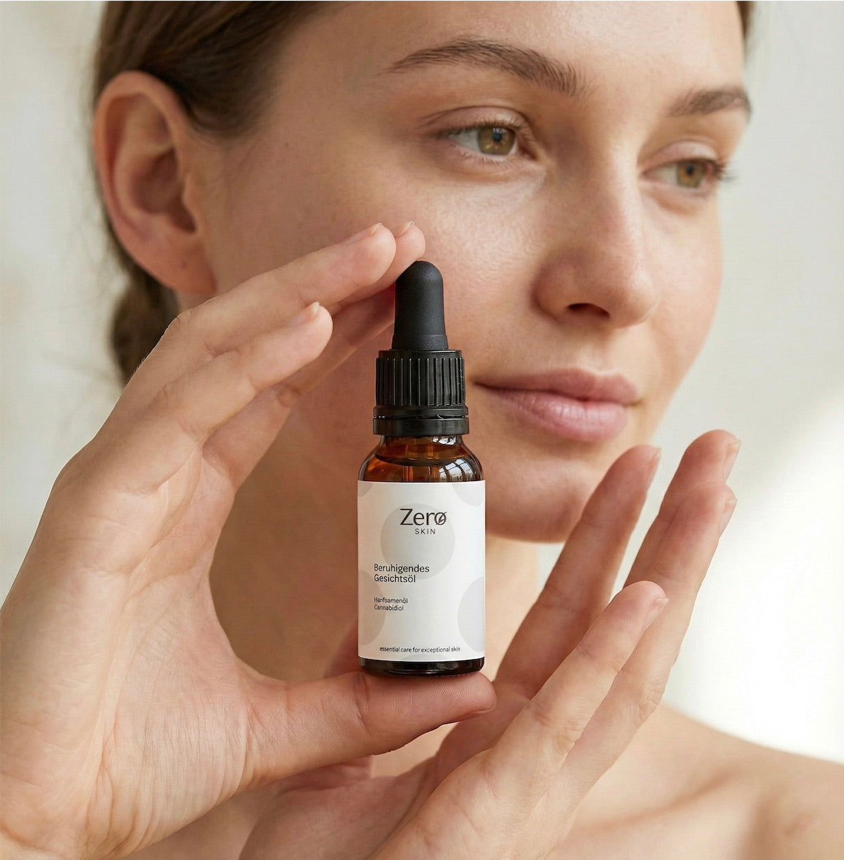 Beruhigendes Gesichtsöl mit CBD, 1% CBD ausgleichend nährend für trockene Haut