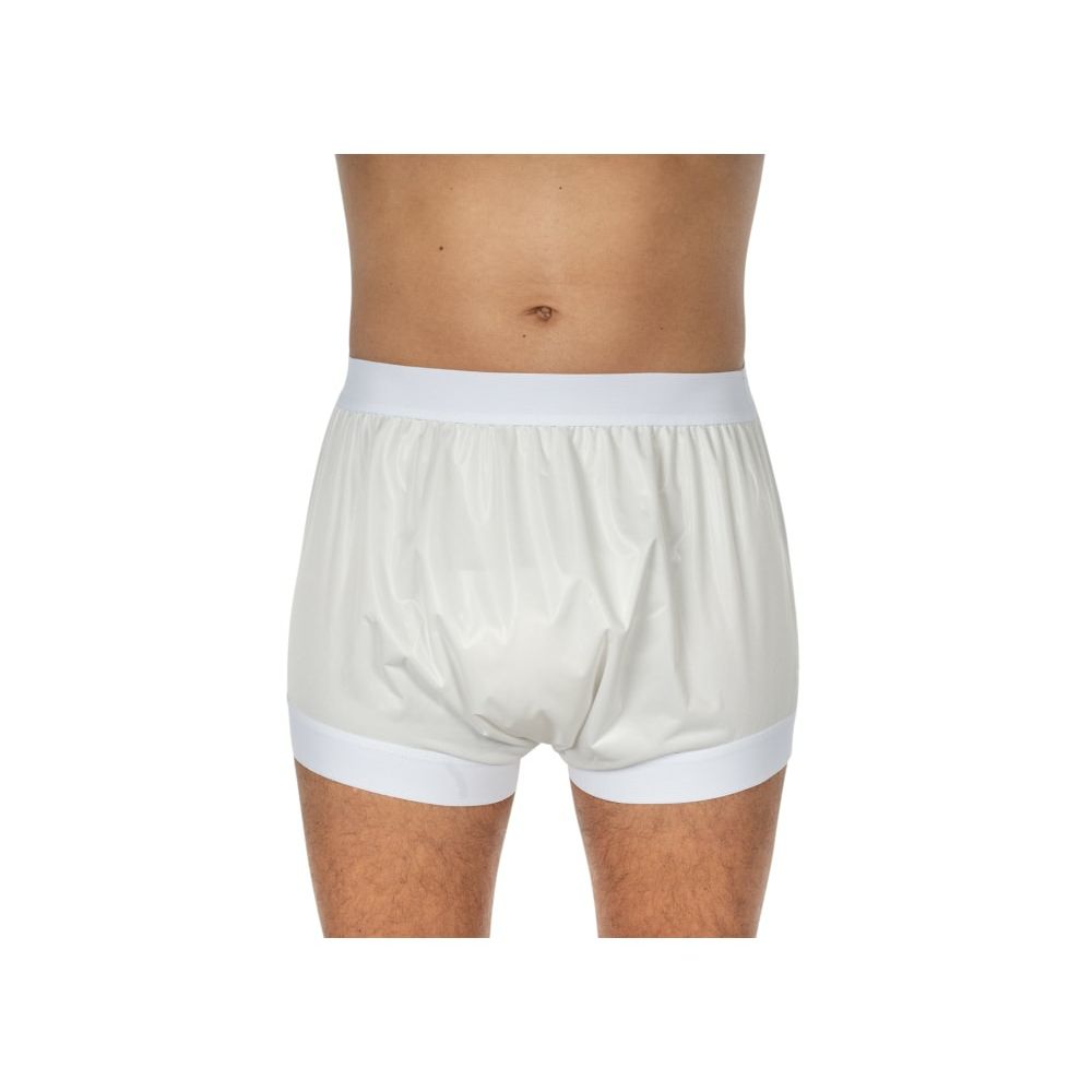 Weiße, kurze Inkontinenzhose mit weißem Bund. Vorderansicht, getragen von einer Person.