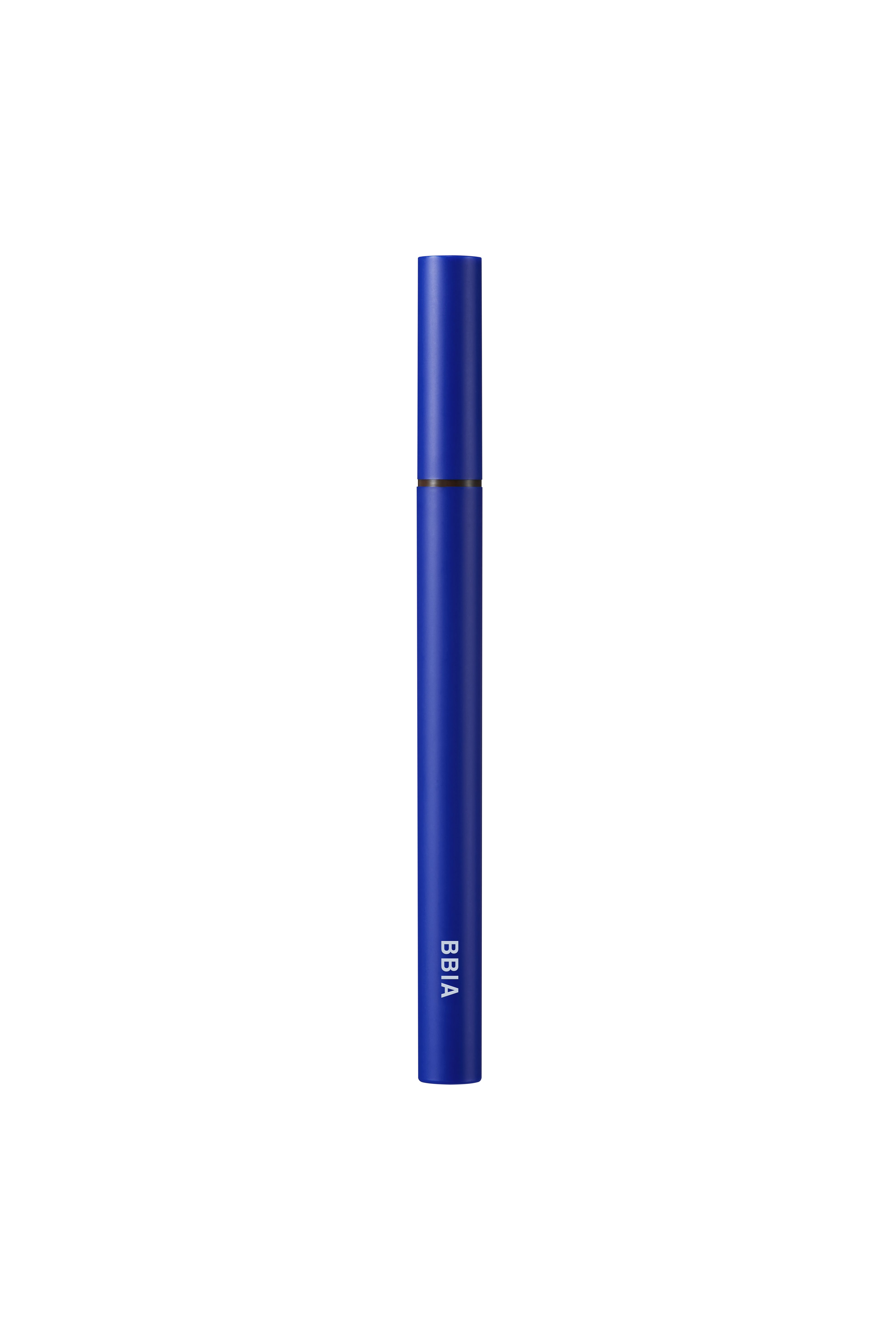 Blauer Eyeliner-Stift mit schwarzer Spitze. BBIA-Logo am unteren Ende. Schlanke, zylindrische Form.