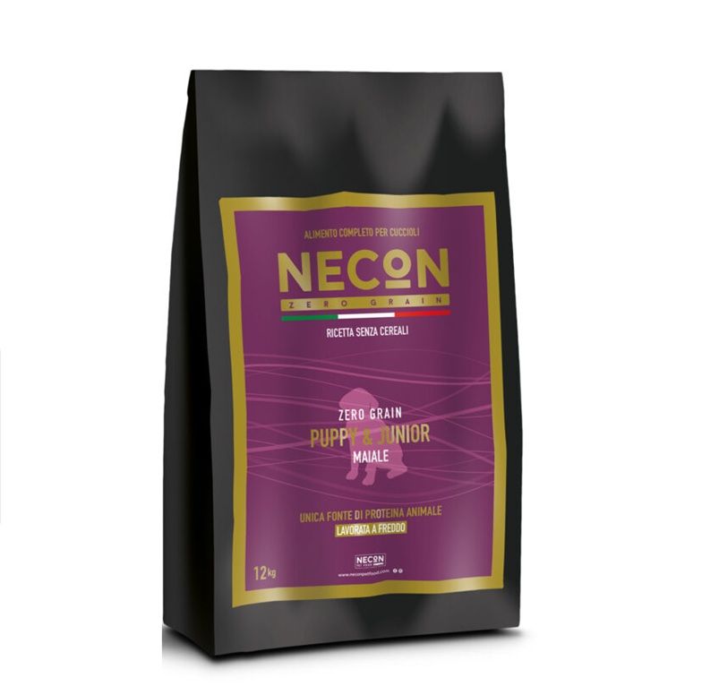 Schwarze Verpackung mit lila Etikett. Aufschrift: NECON ZERO GRAIN, PUPPY JUNIOR, Schwein. Enthält Informationen über die Zusammensetzung.