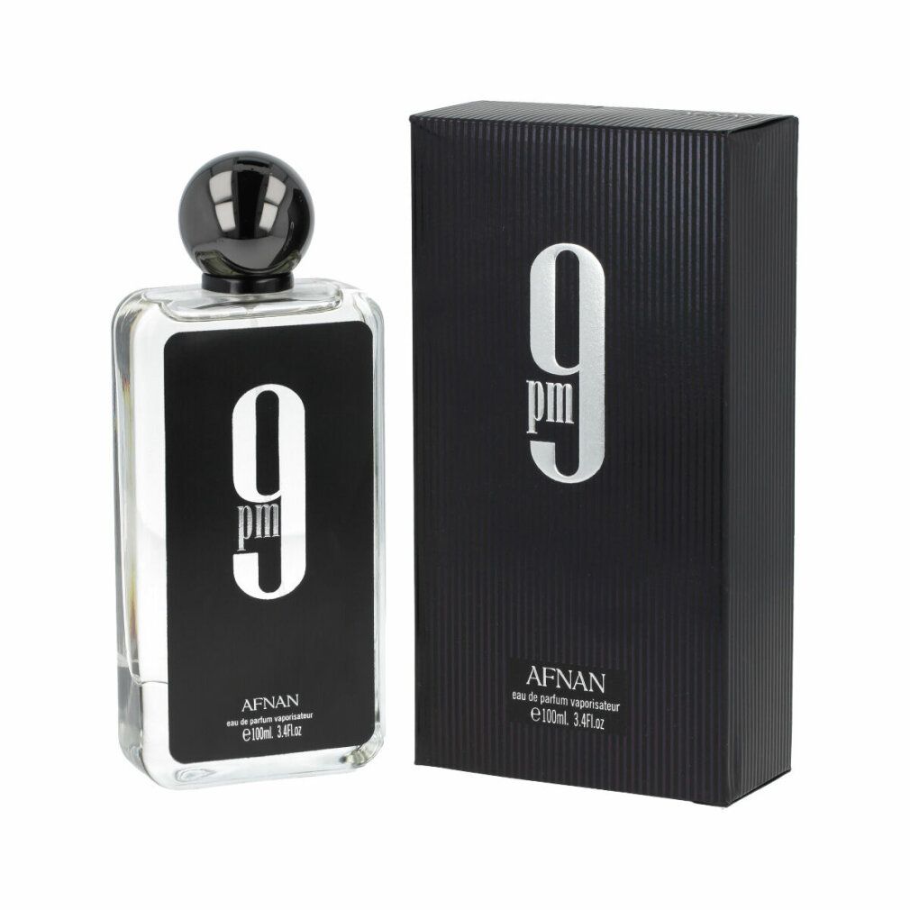 Afnan 9 PM Eau de Parfum. Schwarze Flasche mit weißem Aufdruck. Schwarze Verpackung mit weißem Aufdruck.