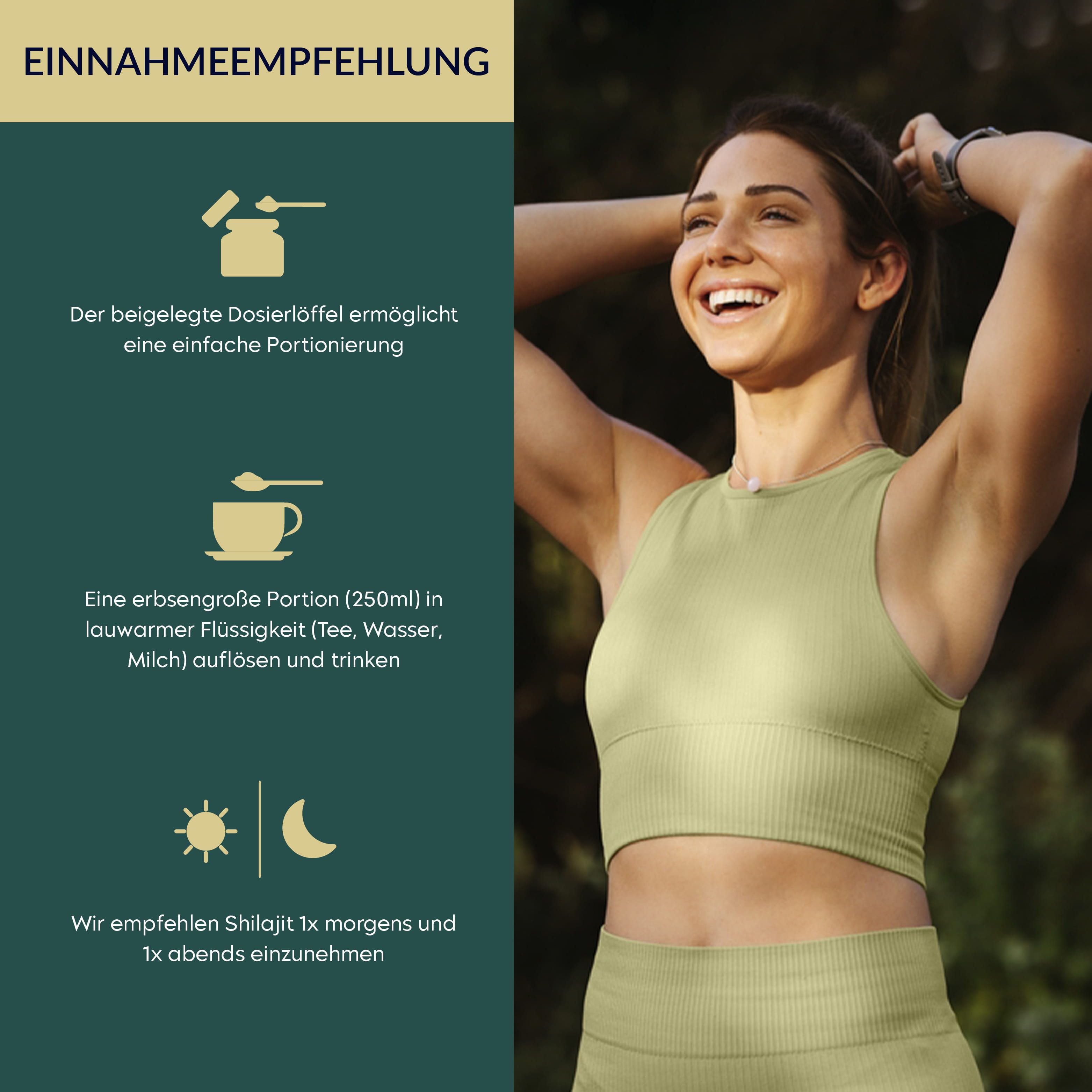 Frau in Sportkleidung lächelt. Links: Dosierlöffel-Symbol, Erbsengröße, Sonne/Mond-Symbol.