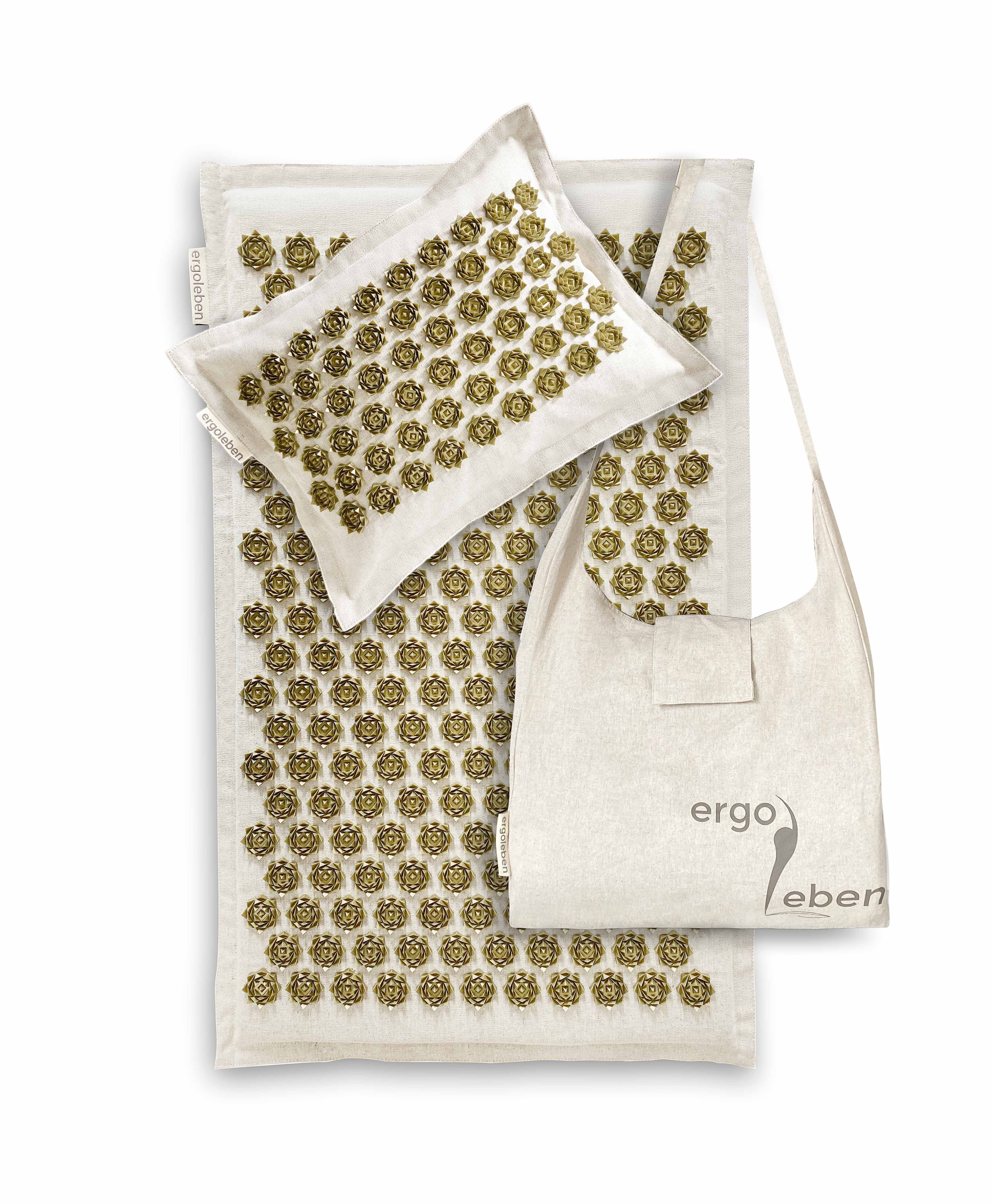Akupressur-Set mit Matte, Kissen und Tragetasche. Beige Stoff mit Akupressur-Noppen. "ergo leben" Logo auf Tasche.