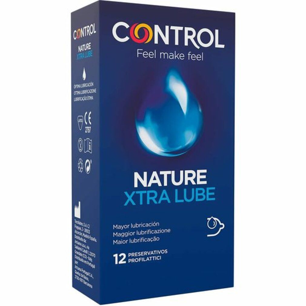 Blau-schwarze Verpackung. "CONTROL"-Logo. "NATURE XTRA LUBE"-Schriftzug. 12 Stück. Tropfen-Grafik. CE-Zeichen. "PRESERVATIVOS PROFILATTICI".