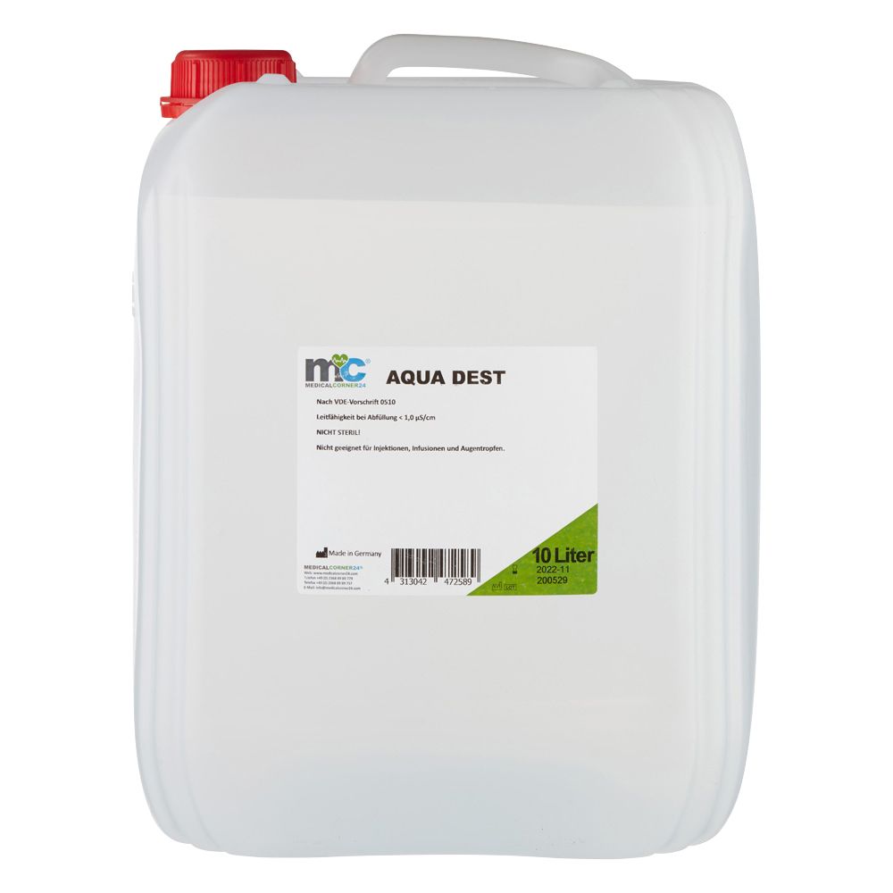 10-Liter-Kanister mit destilliertem Wasser, Etikett mit 'AQUA DEST'.