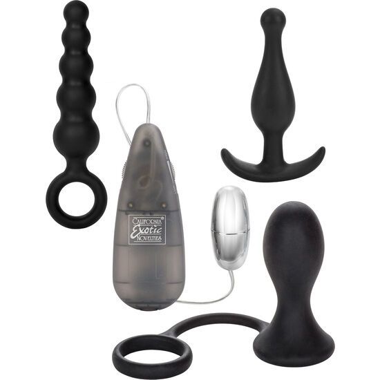 Mehrere schwarze Produkte: Stimulatoren, Ringe, Anus-Plug. Marke: California Exotic Novelties.