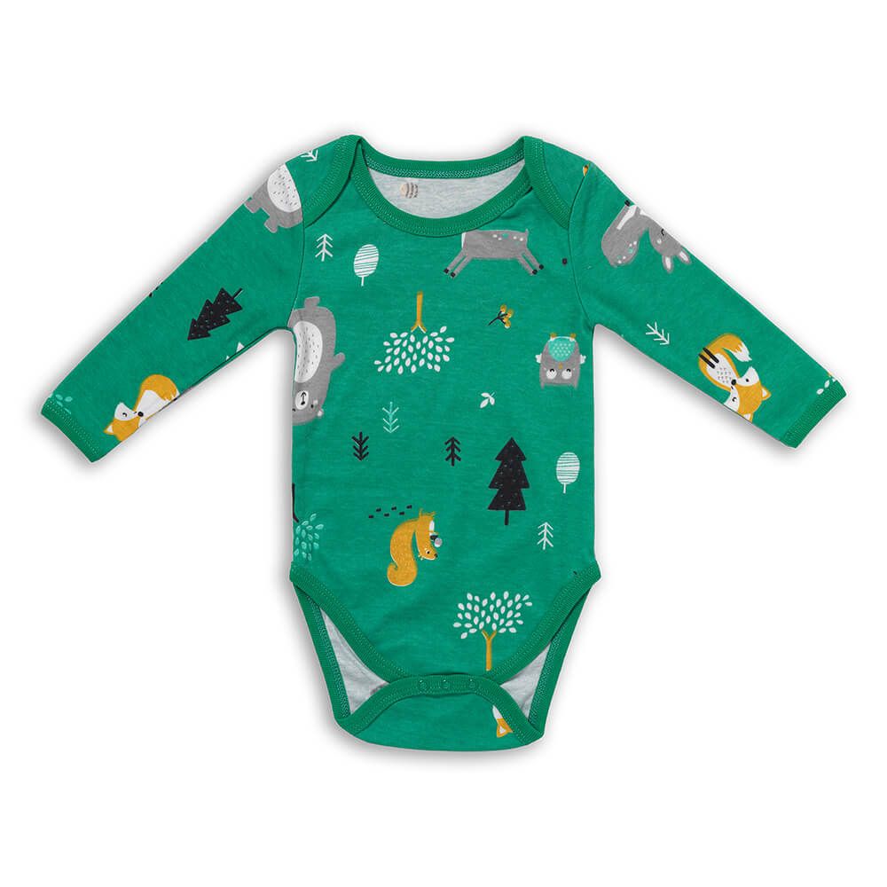 Grüner Baby-Body mit Waldtier-Muster. Langarm. Verschiedene Tiere wie Fuchs, Eichhörnchen und Bär. Rundhalsausschnitt.