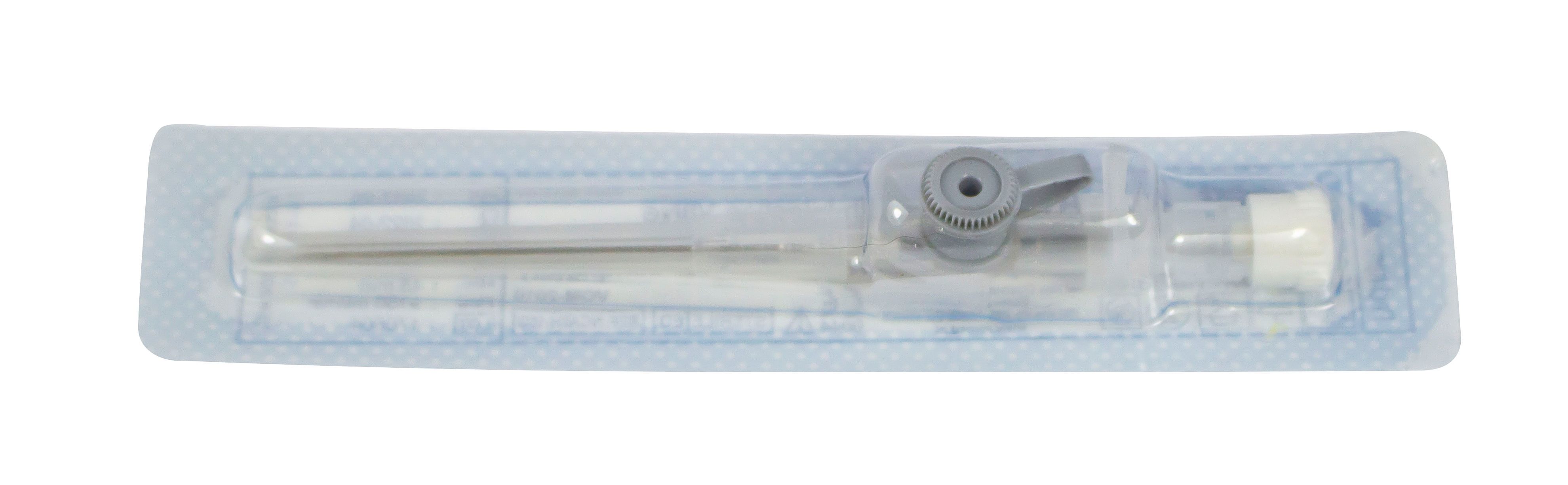 Sterile Venenverweilkatheter mit grauem Ansatzstück und weißer Schutzkappe in Blisterverpackung.