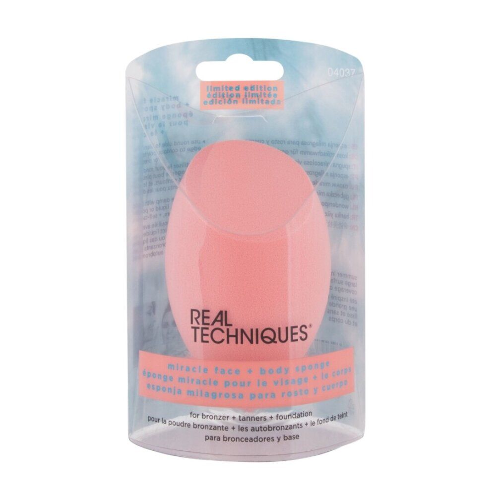 Rosa Make-up-Schwamm in Plastikverpackung. Marke Real Techniques. Text: Miracle Face + Body Sponge.