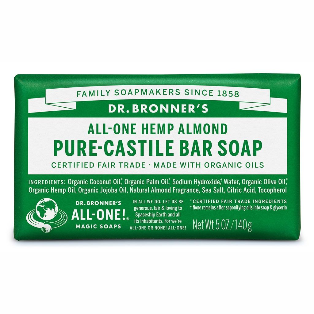 Grüne Seife mit weißer Schrift. "DR. BRONNER'S" und "PURE-CASTILE BAR SOAP" sind sichtbar. Fair Trade.