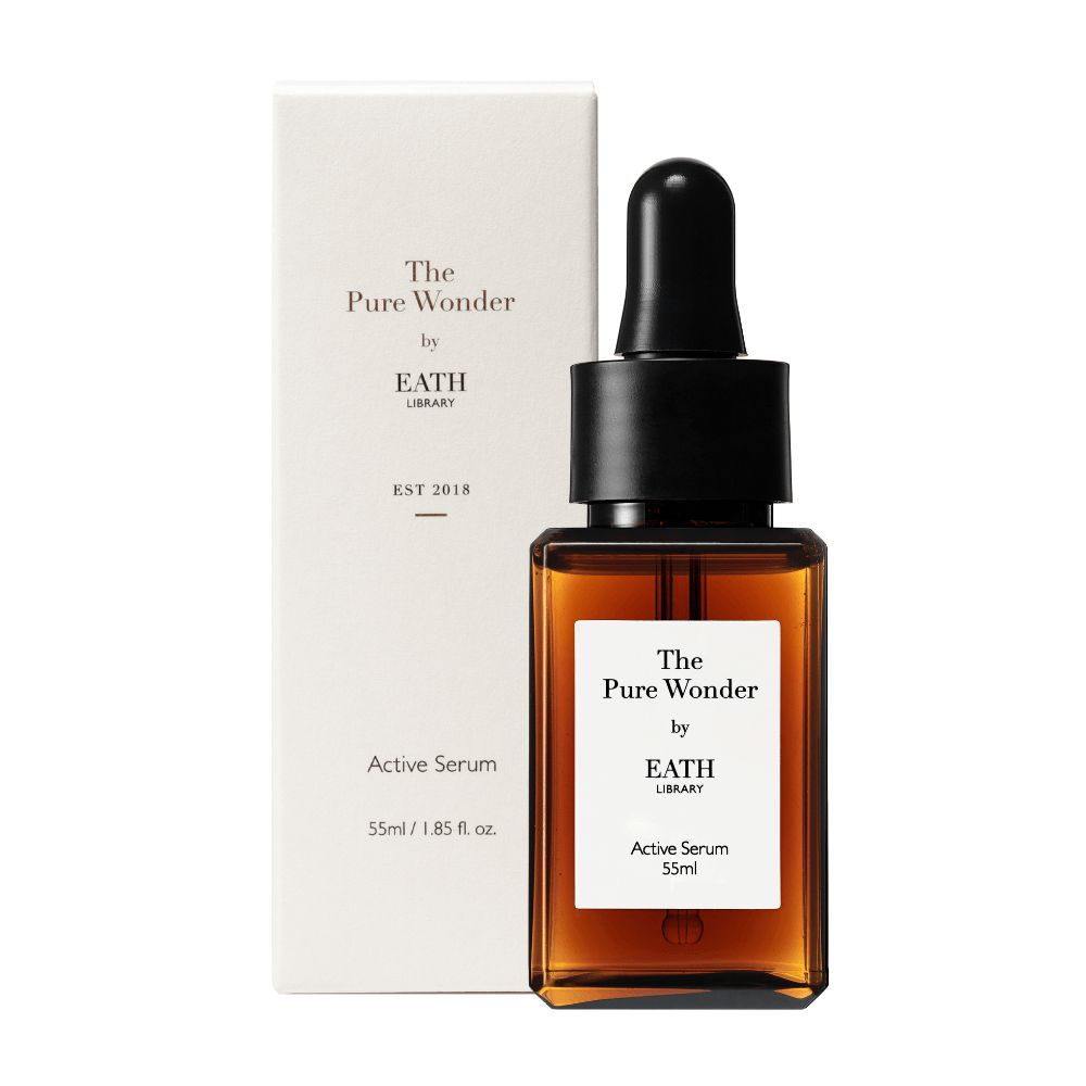 Braune Glasflasche mit schwarzem Deckel und Pipette. Daneben eine weiße Schachtel mit Produktinformationen. Aufschrift: The Pure Wonder, Active Serum.
