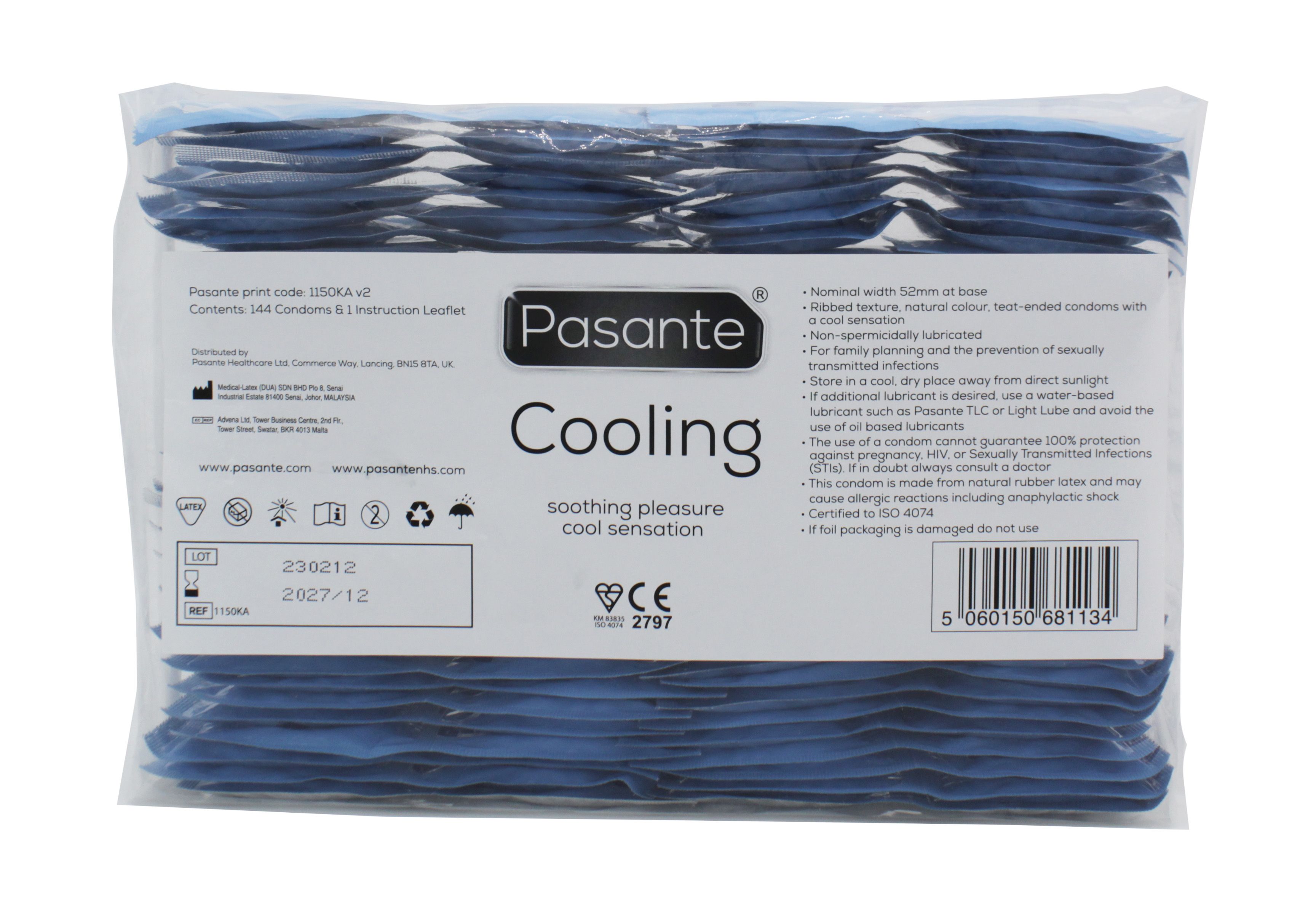Transparente Verpackung mit blauen Kondomen. Aufschrift: Pasante Cooling. CE-Kennzeichnung.