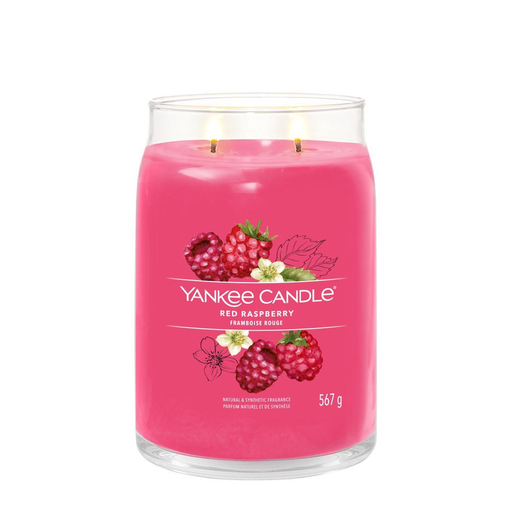 Rote Duftkerze im Glas. Aufschrift "Red Raspberry". Abbildung von Himbeeren. Gewicht: 567 g.