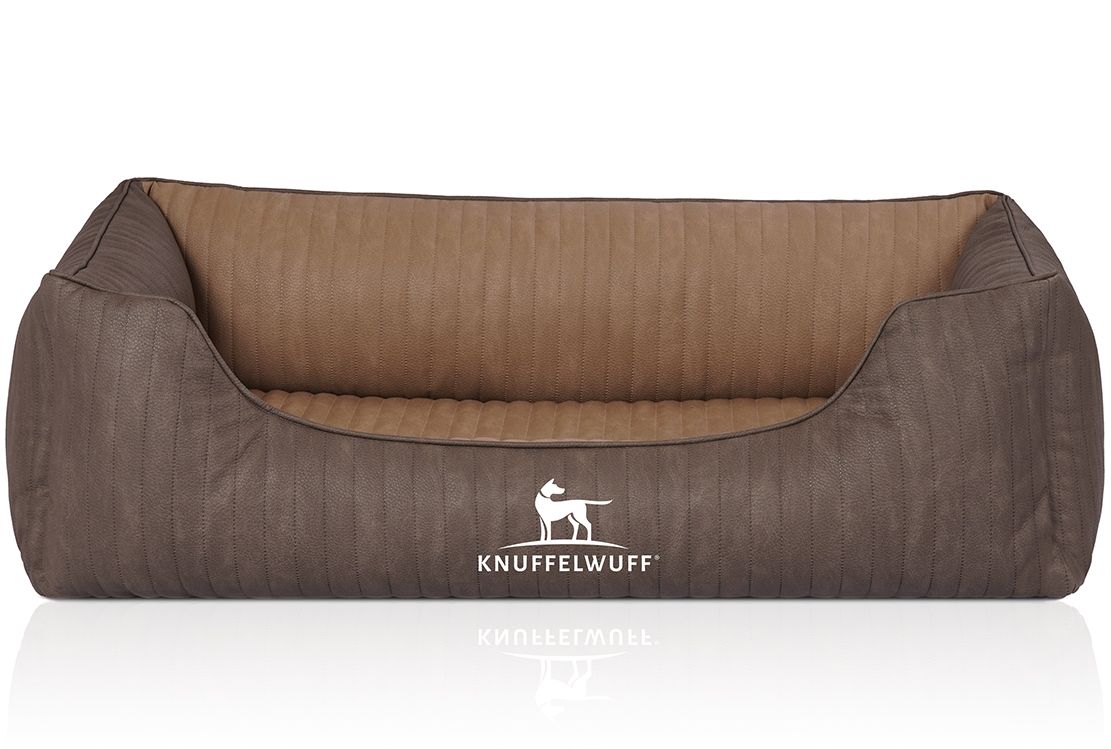 Orthopädisches Hundebett Outlander, braun. Mit Logo und gepolsterten Seiten. Innen hellbraun, außen dunkelbraun.
