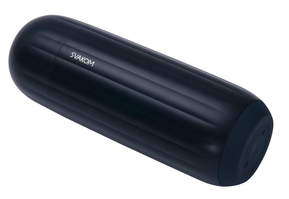 Dunkelblauer Masturbator mit geriffelter Oberfläche. Marke SVAKOM.
