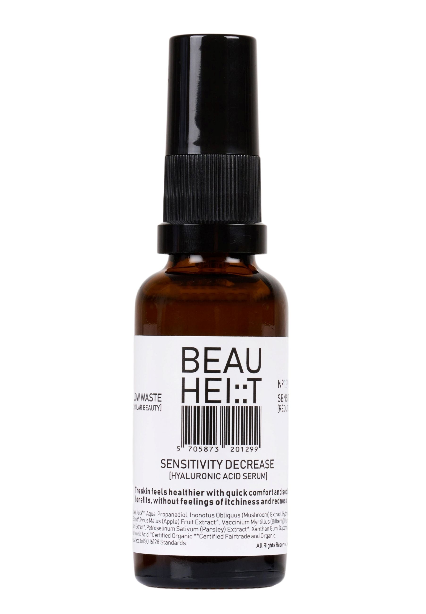 Braune Glasflasche mit schwarzem Sprühkopf. Etikett mit Produktnamen und Barcode. Text: Sensitivity Decrease Hyaluronserum.