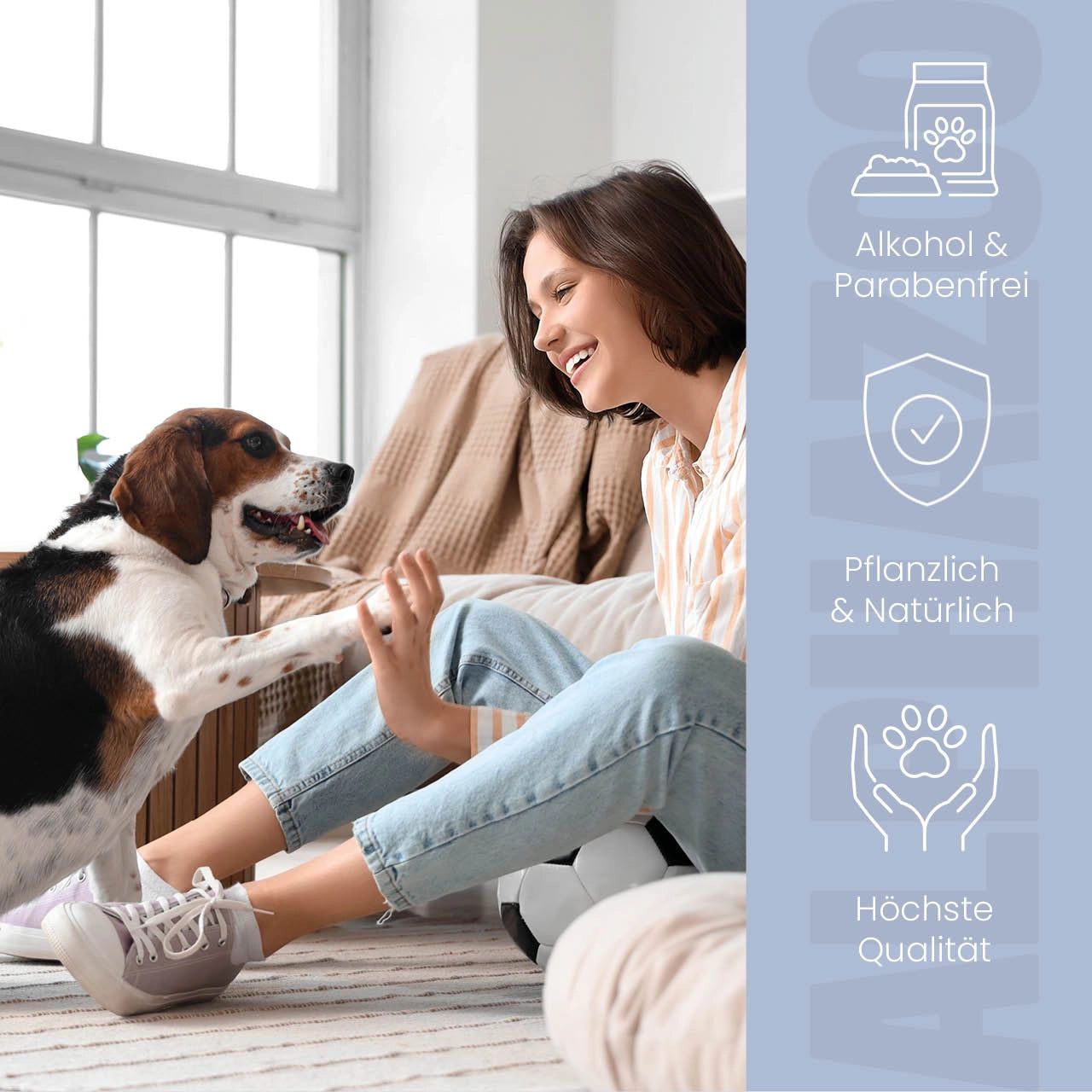 Frau und Hund sitzen im Wohnzimmer. Text: Alkohol & Parabenfrei, Pflanzlich & Natürlich, Höchste Qualität.
