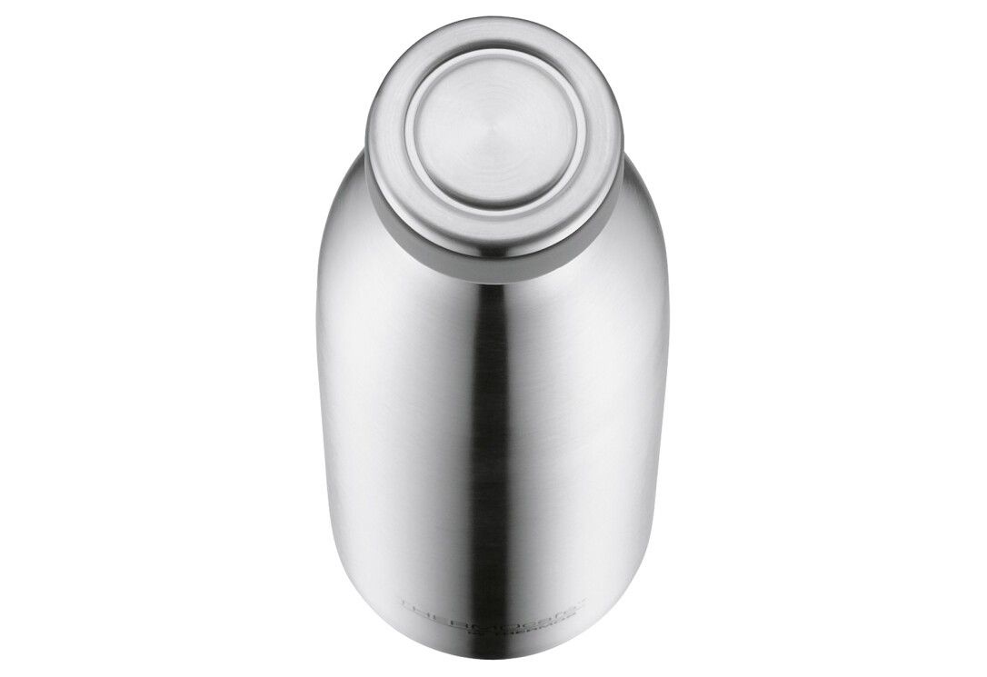 Isolierflasche aus Edelstahl, silberfarben. Deckel mit Trinköffnung. Ansicht von oben.