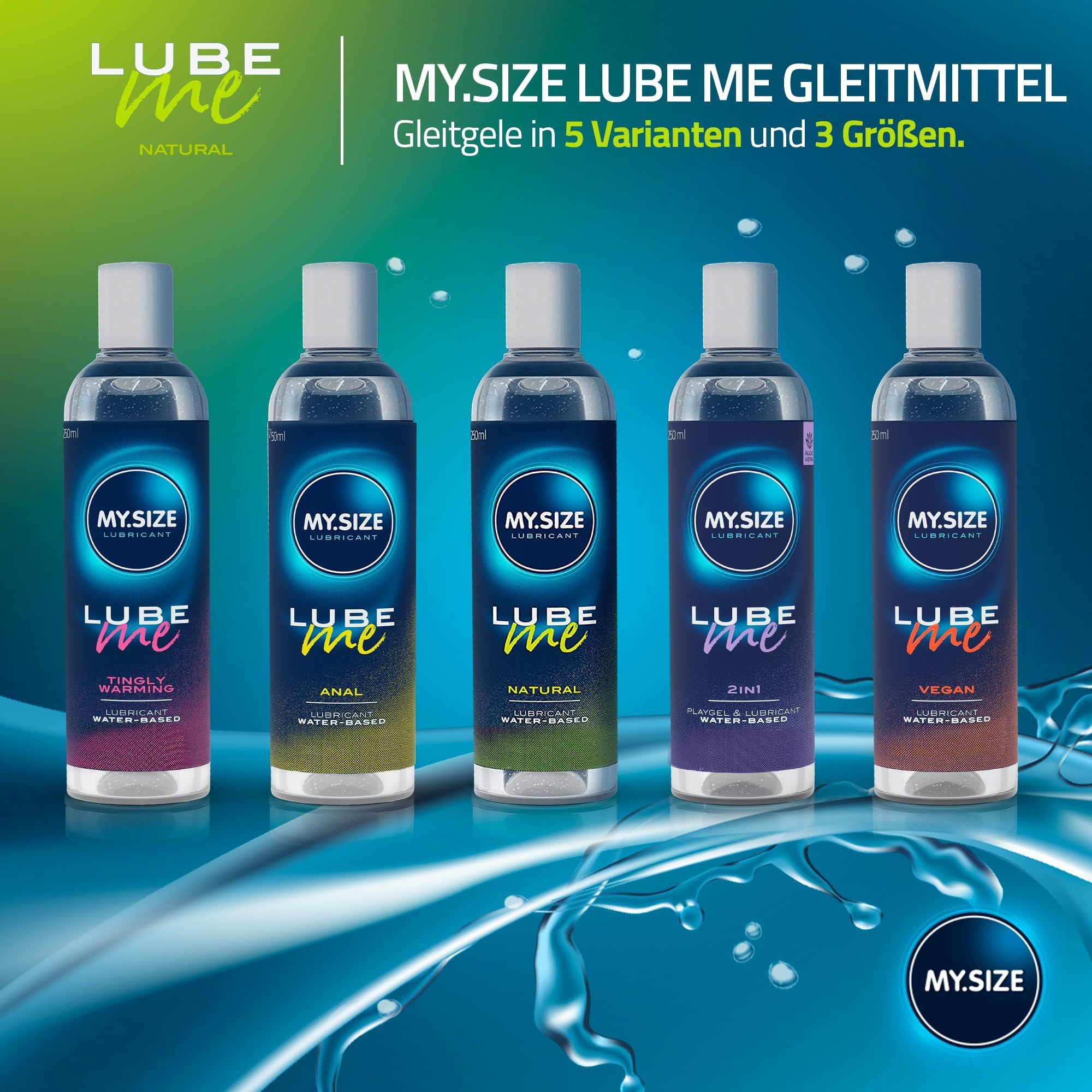 Fünf MY.SIZE LUBE ME Gleitmittel-Varianten in Flaschen: Tingly, Anal, Natural, 2-in-1, Vegan.