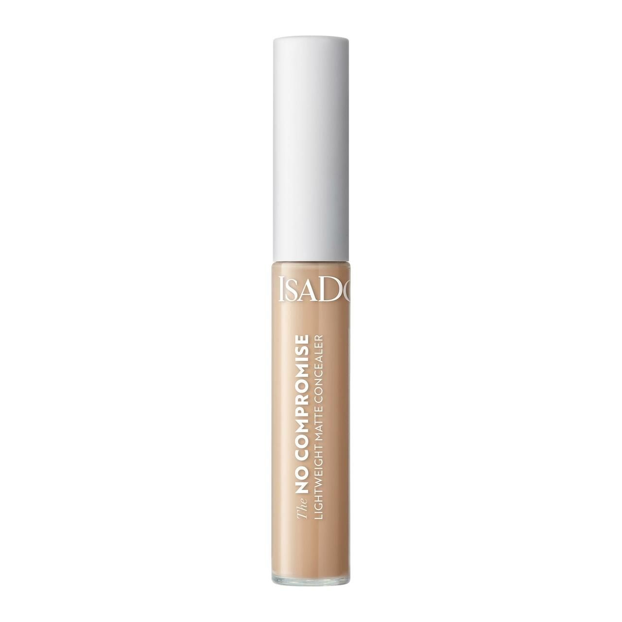 Concealer-Tube mit weißem Deckel. Aufschrift: IsaDora, The No Compromise, Lightweight Matte Concealer.