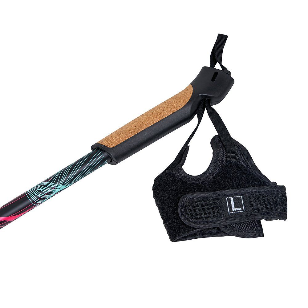 Nahaufnahme des Griffs eines Nordic-Walking-Stockes. Korkgriff, schwarze Handschlaufe mit "L"-Logo.
