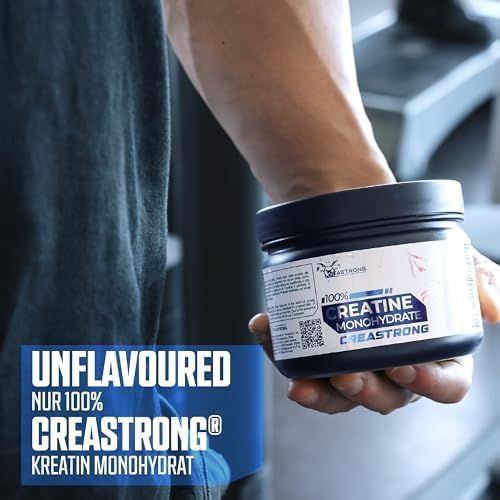 Person hält Dose Creastrong®. Text: Unflavoured, nur 100% Creastrong® Kreatin Monohydrat.