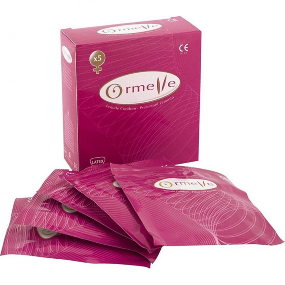 Rosa Schachtel mit Ormelle-Kondomen und fünf Einzelverpackungen. Text: Female Condom, Latex, CE-Kennzeichnung, x5.