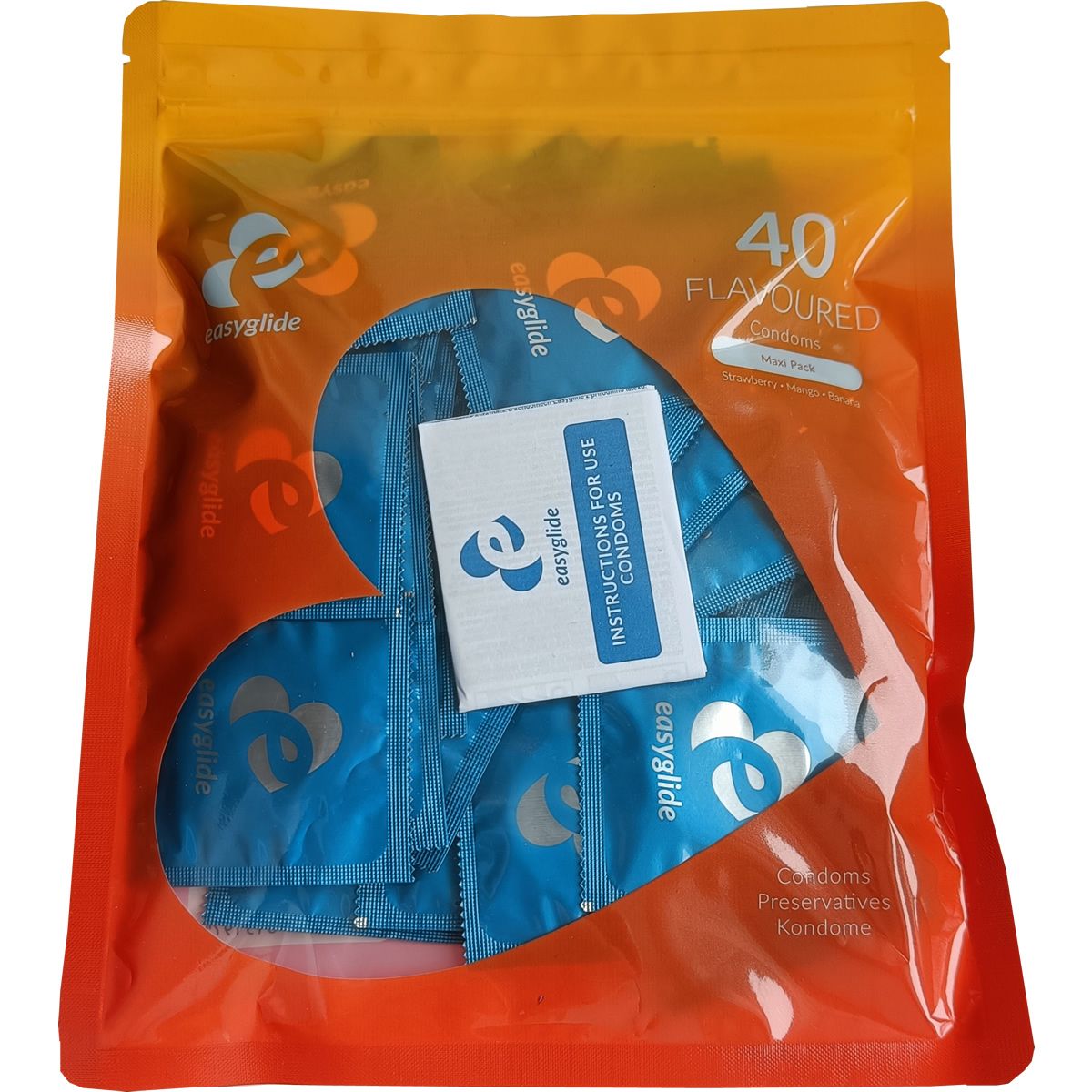 Verpackung mit 40 Kondomen und Beipackzettel. EasyGlide-Logo. Verpackung in Herzform, orange und gelb. '40 Flavoured Condoms'.