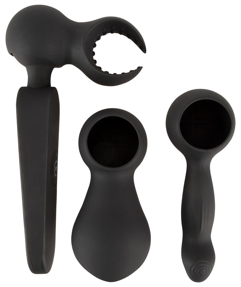 Schwarzer Vibrator mit drei Aufsätzen. Aufsätze in verschiedenen Formen. Der Vibrator hat einen Bedienknopf.