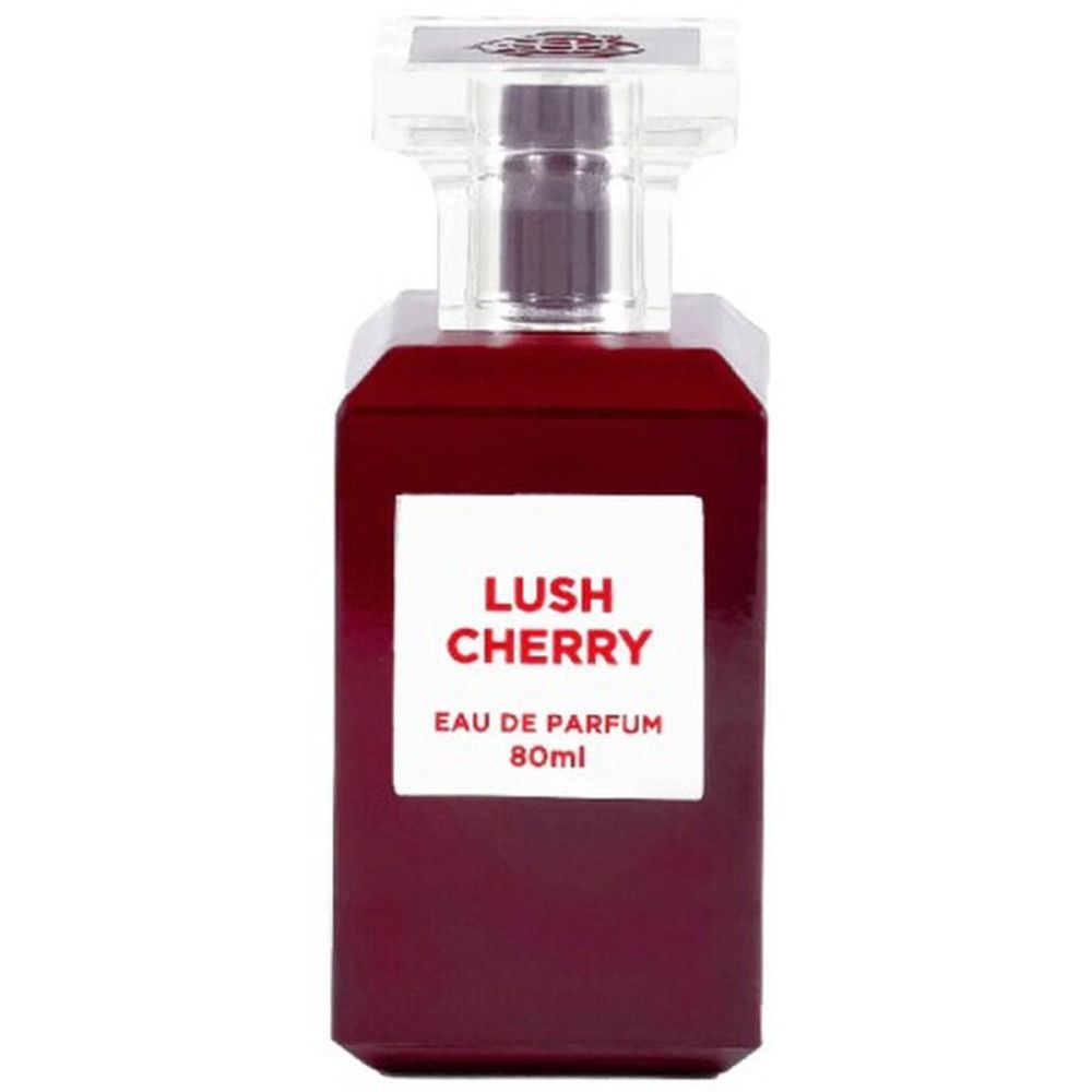 Roter Flakon mit weißem Etikett: "Lush Cherry Eau de Parfum". Klarer Verschluss. 80ml.
