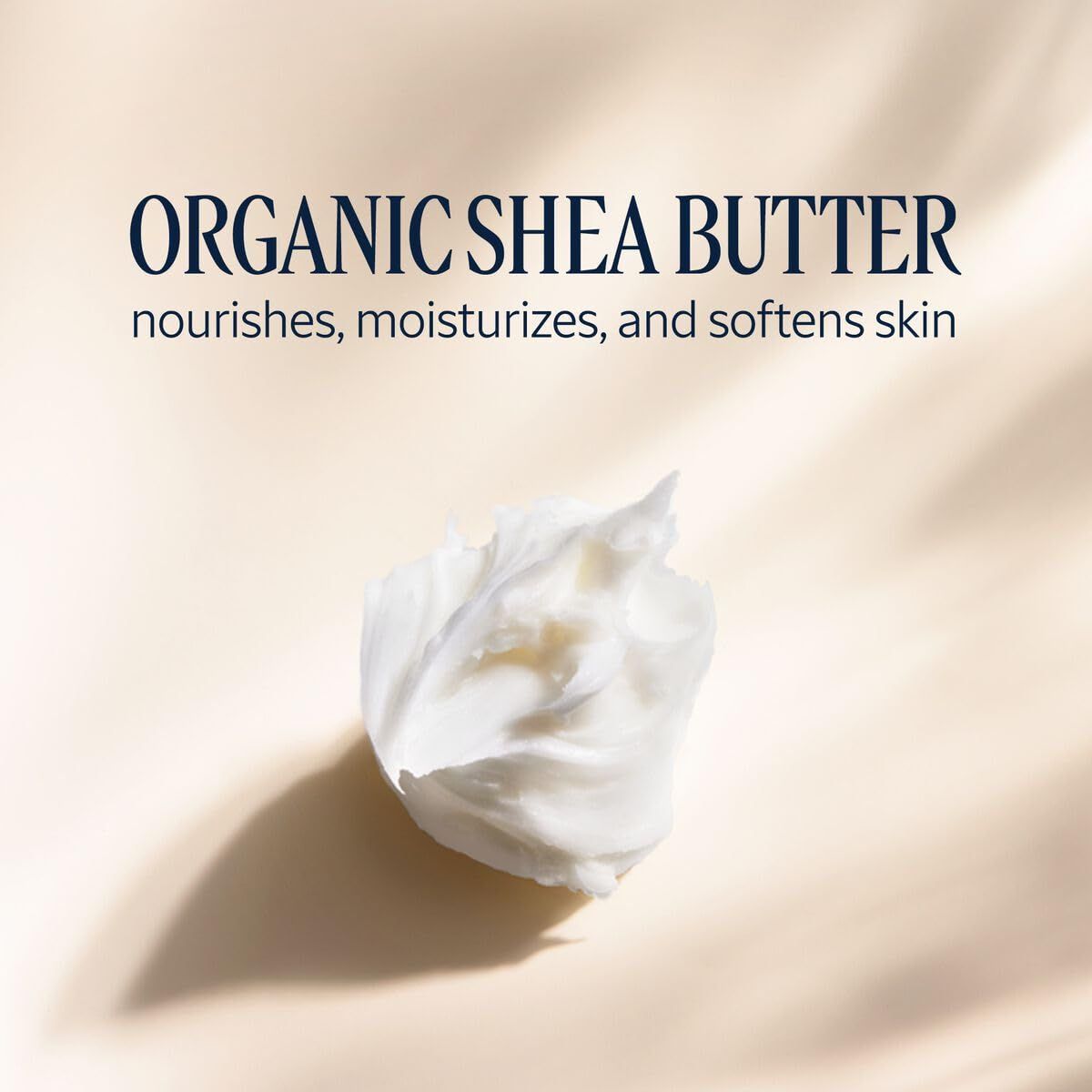 Haufen weißer Creme. Text: Organic Shea Butter, nährt, befeuchtet und macht die Haut weich.