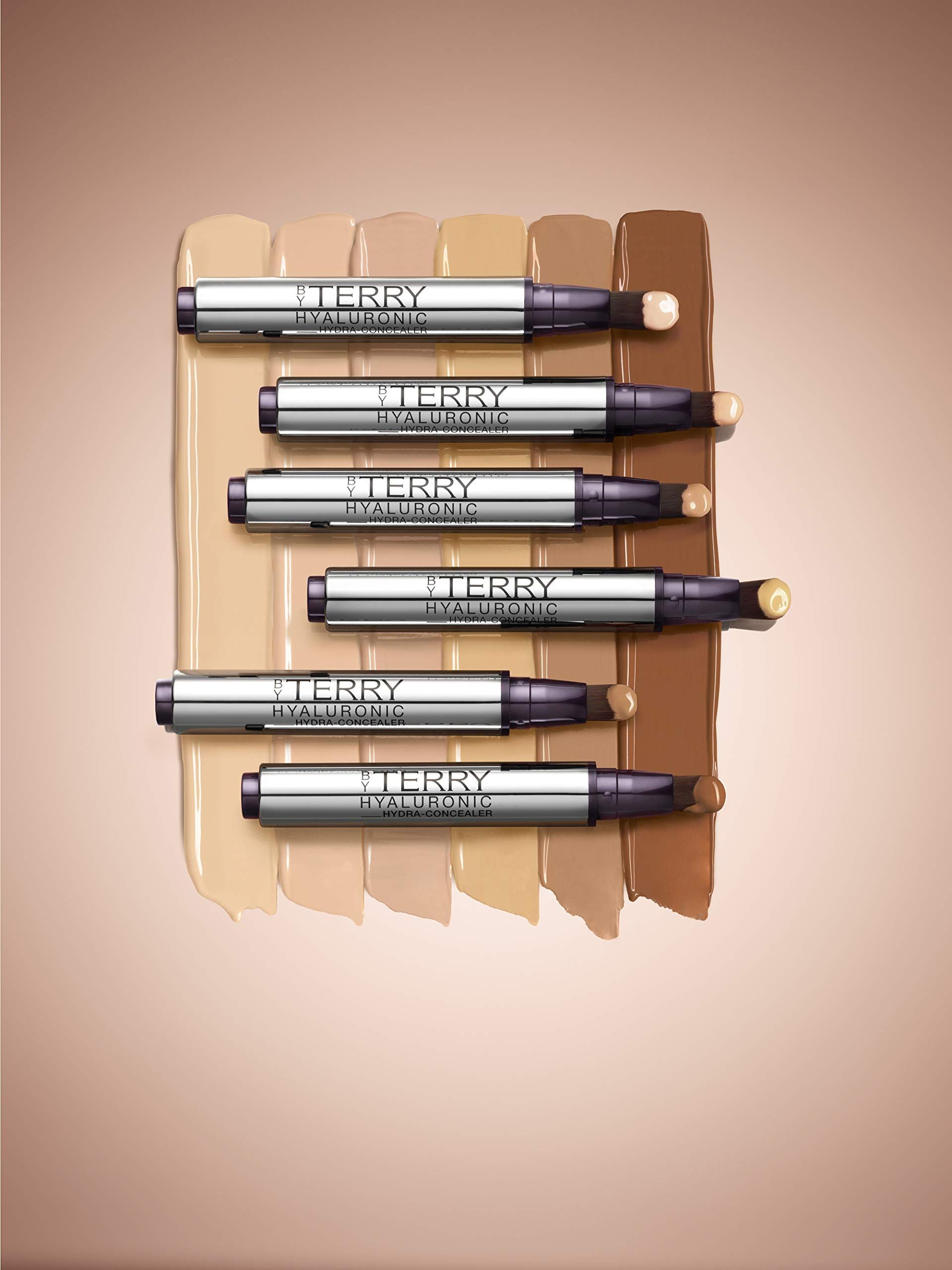 Mehrere By Terry Hyaluronic Hydra-Concealer-Stifte und Farbton-Swatches.