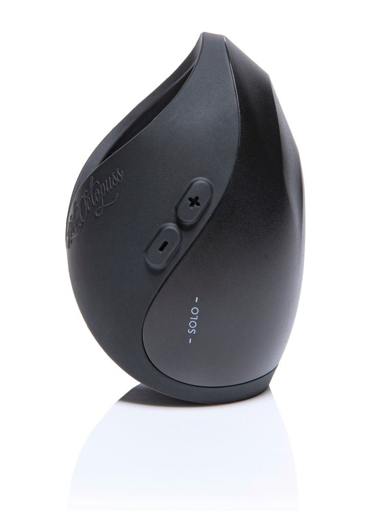 Schwarzes, ovales Gerät. Zwei Knöpfe, Text: - SOLO -.