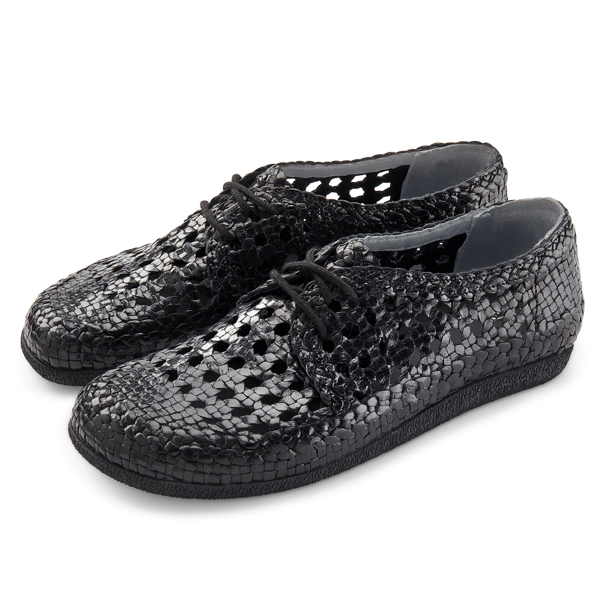 Schwarze Damen-Schnürschuhe mit Lochmuster und Schlangenleder-Optik.