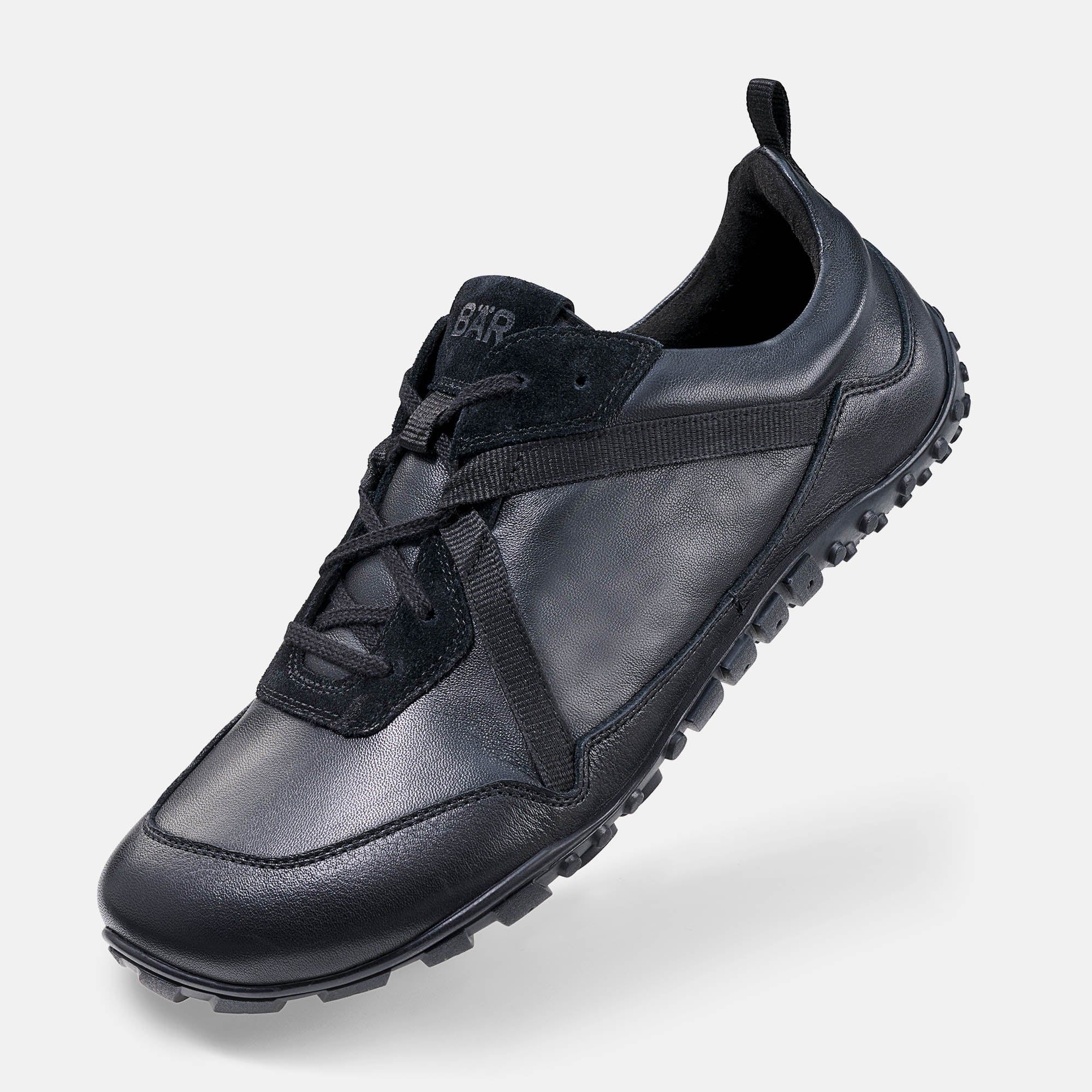 Schwarzer BÄR Junis Damen Schnürschuh. Leder und Wildleder. Schnürverschluss. Profilsohle. BÄR-Logo.