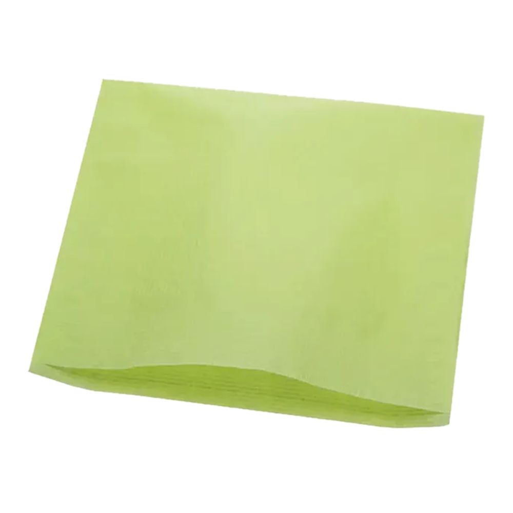 Hellgrünes Tissue-Papier, quadratisch, gefaltet. Mehrere Lagen sichtbar.