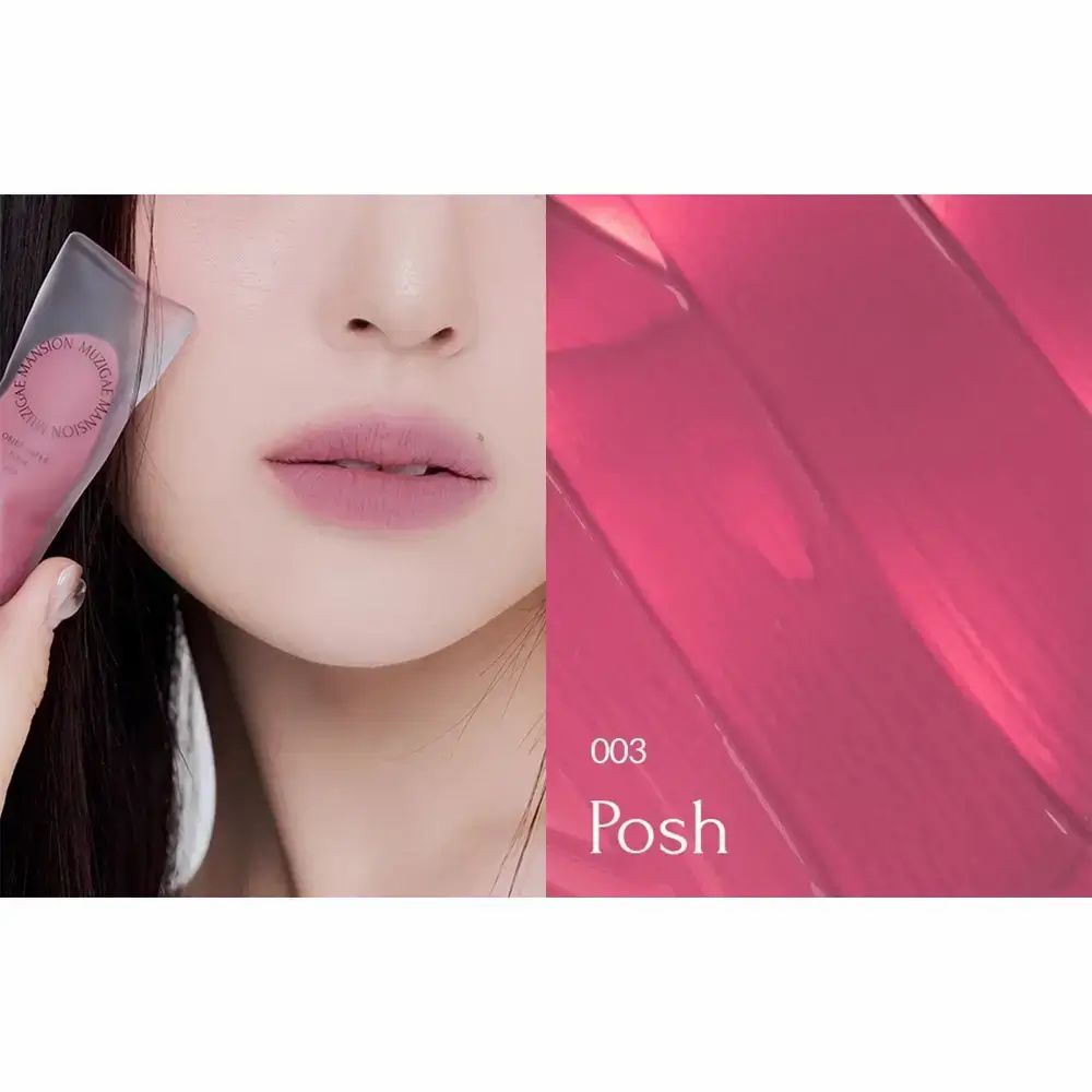 Lippenfarbe 003 Posh. Model mit Lippenfarbe. Farbverlauf. Text: 003 Posh.