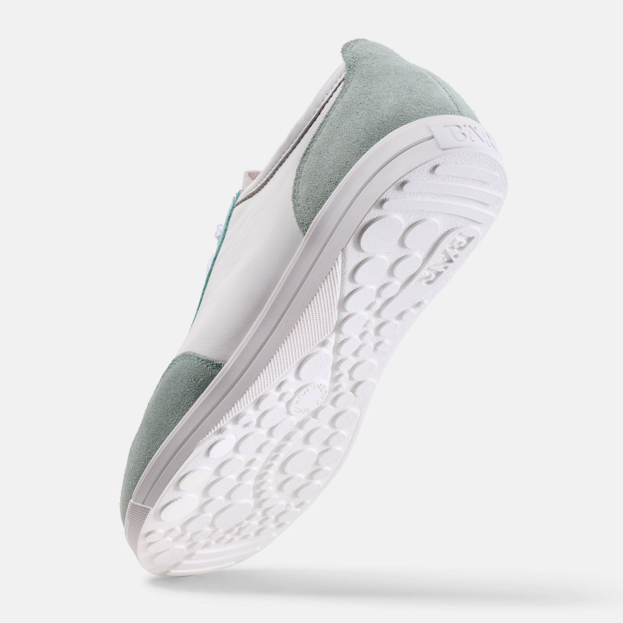 Schuhsohle mit BÄR-Logo. Weiß und mintfarben. Profilierte Sohle. BÄR Schuhe Emma 2.0 Damen.