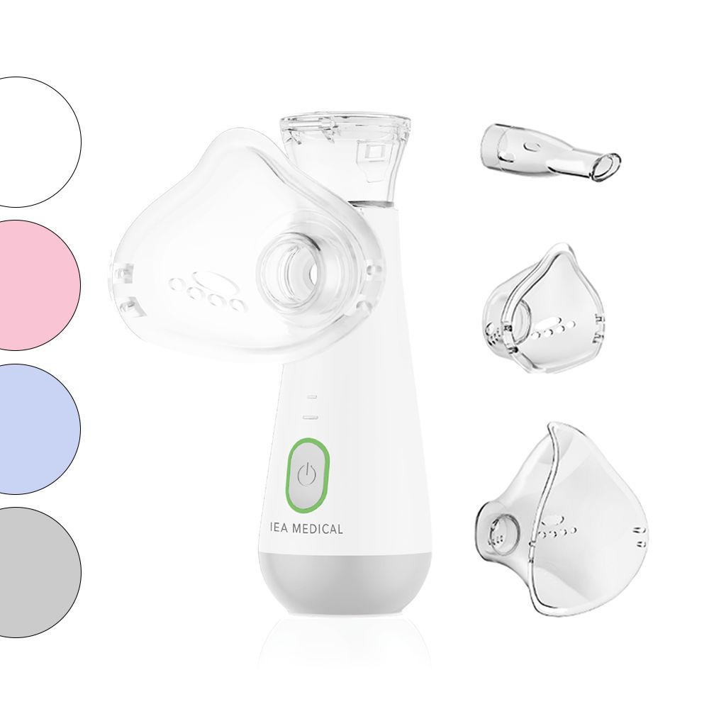 Inhalationsgerät in grau mit Zubehör: Mundstück, Kindermaske, Erwachsenenmaske. IEA MEDICAL Logo.