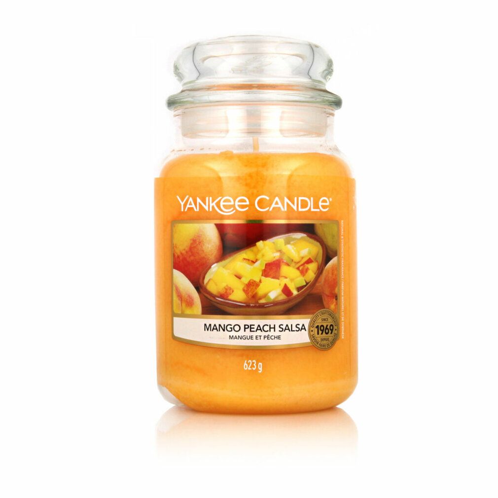 Yankee Candle Duftkerze Mango Peach Salsa. Großes Glas mit Deckel. Etikett mit Früchten. Gelbes Wachs.