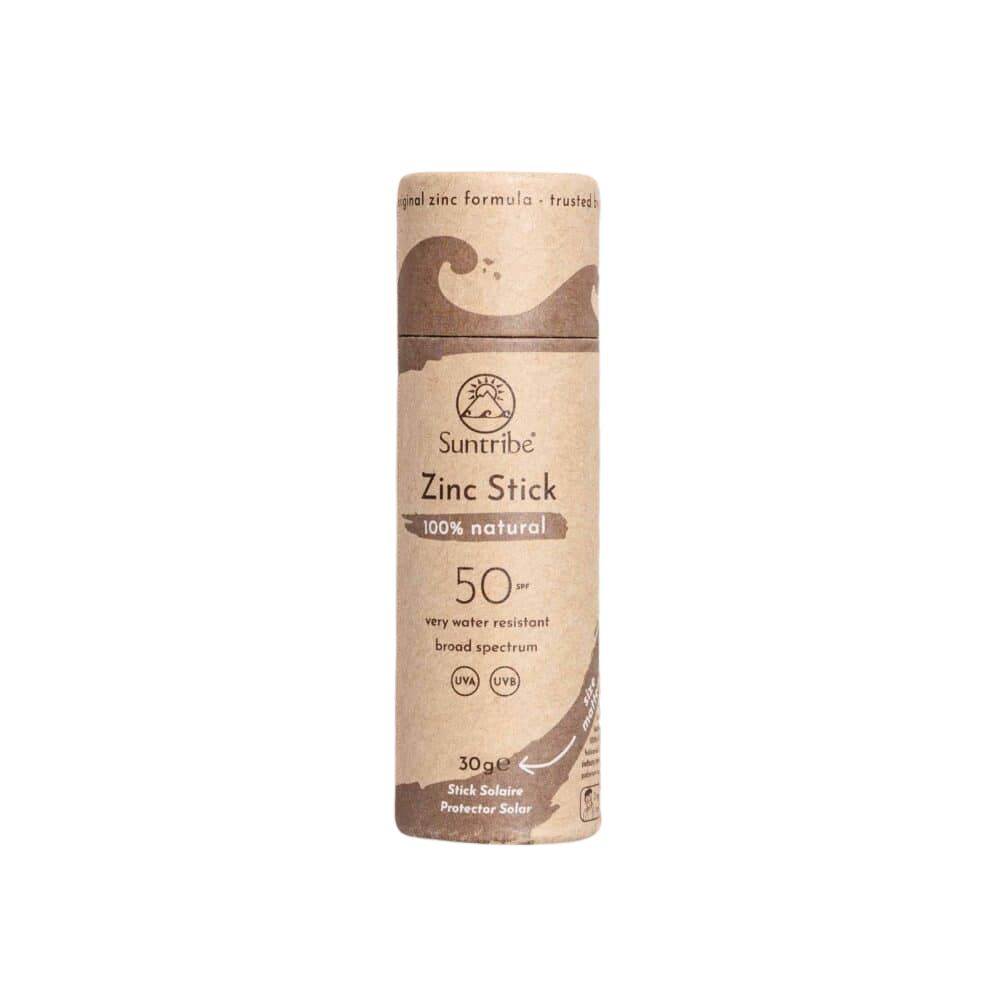 Zink-Sonnenstift in zylindrischer Verpackung. Aufschrift: Suntribe Zinc Stick, 100% natural, LSF 50. 30g.