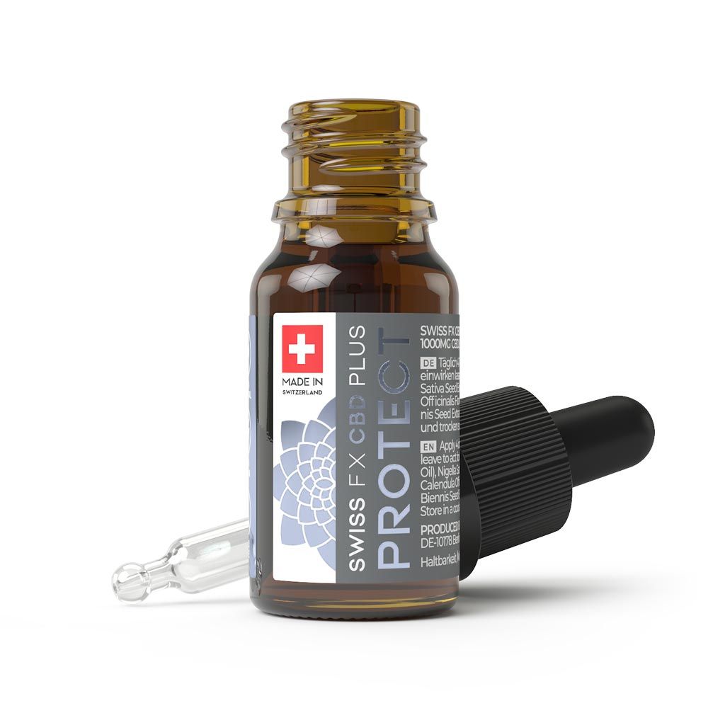 Braune Glasflasche mit Tropfer und Verpackung. Tropfer liegt daneben. Aufschrift: SWISS FX CBD PLUS PROTECT. Schweizer Kreuz.