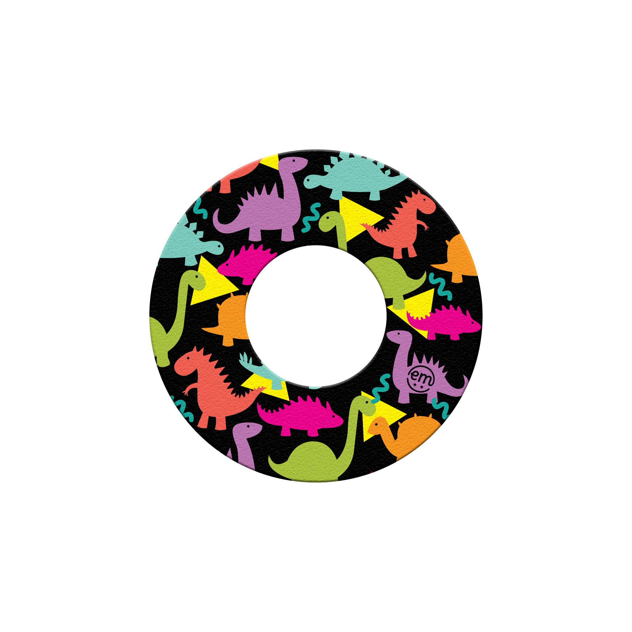 Runder Aufkleber mit Dinosaurier-Muster. Schwarzer Hintergrund, bunte Dinosaurier und gelbe Dreiecke. Mit Logo.