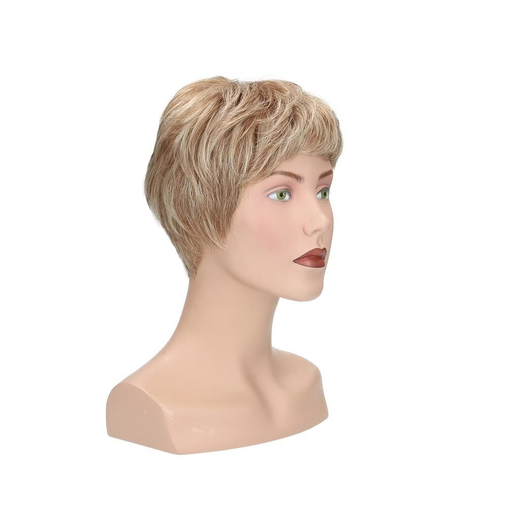 Perücke Lima, blondiertes Kunsthaar, auf einer Büste. Dreiviertelansicht. Kurzer, gewellter Haarschnitt.
