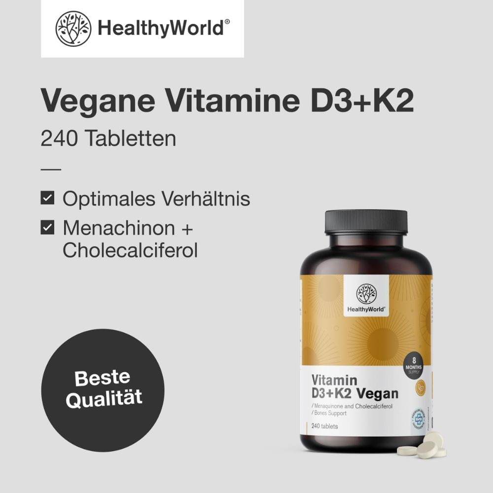 Flasche mit Tabletten. Text. Marke: HealthyWorld. Text: Vegane Vitamine D3+K2. 240 Tabletten. Text.