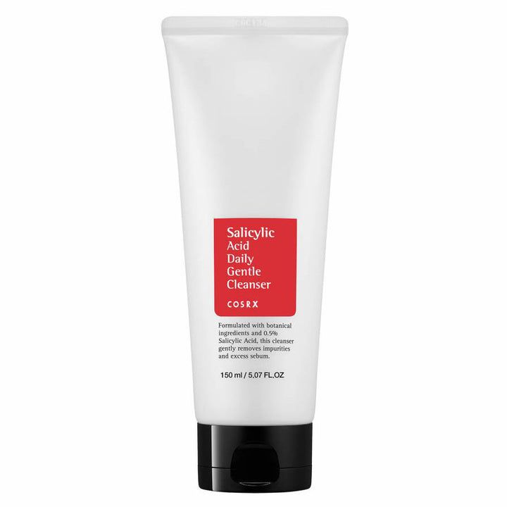Tubo bianco con etichetta rossa. Testo: Salicylsäure Daily Gentle Cleanser, COSRX. Tappo nero. 150 ml.